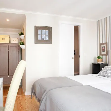 フローレス ゲスト ハウス 3*