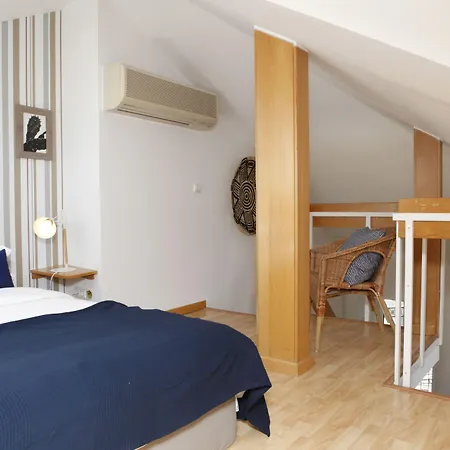 フローレス ゲスト ハウス 3*