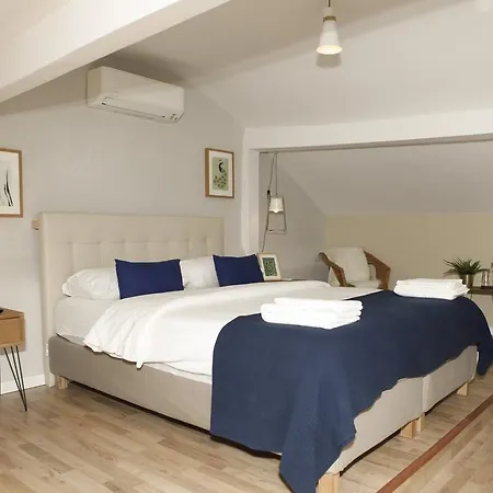Flores Bed & Breakfast Lisbon