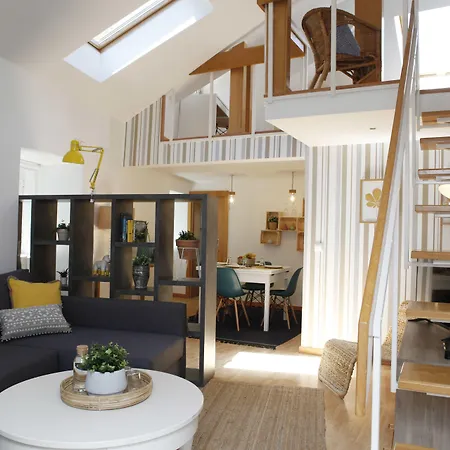 Flores Frühstückspension 3*