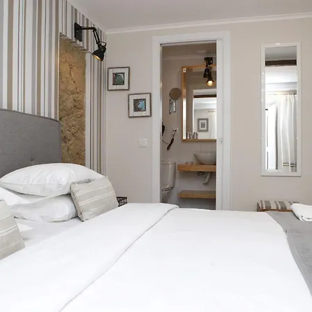 Flores Bed & Breakfast